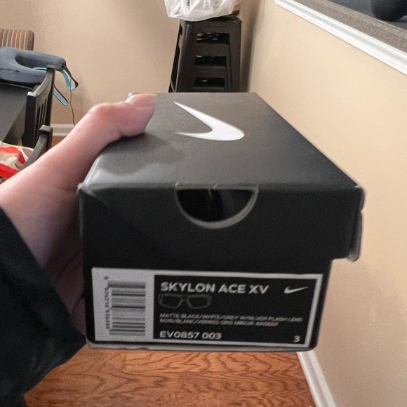 Nike sunglasses SKYLON ACE XV - Picture 4 of 4